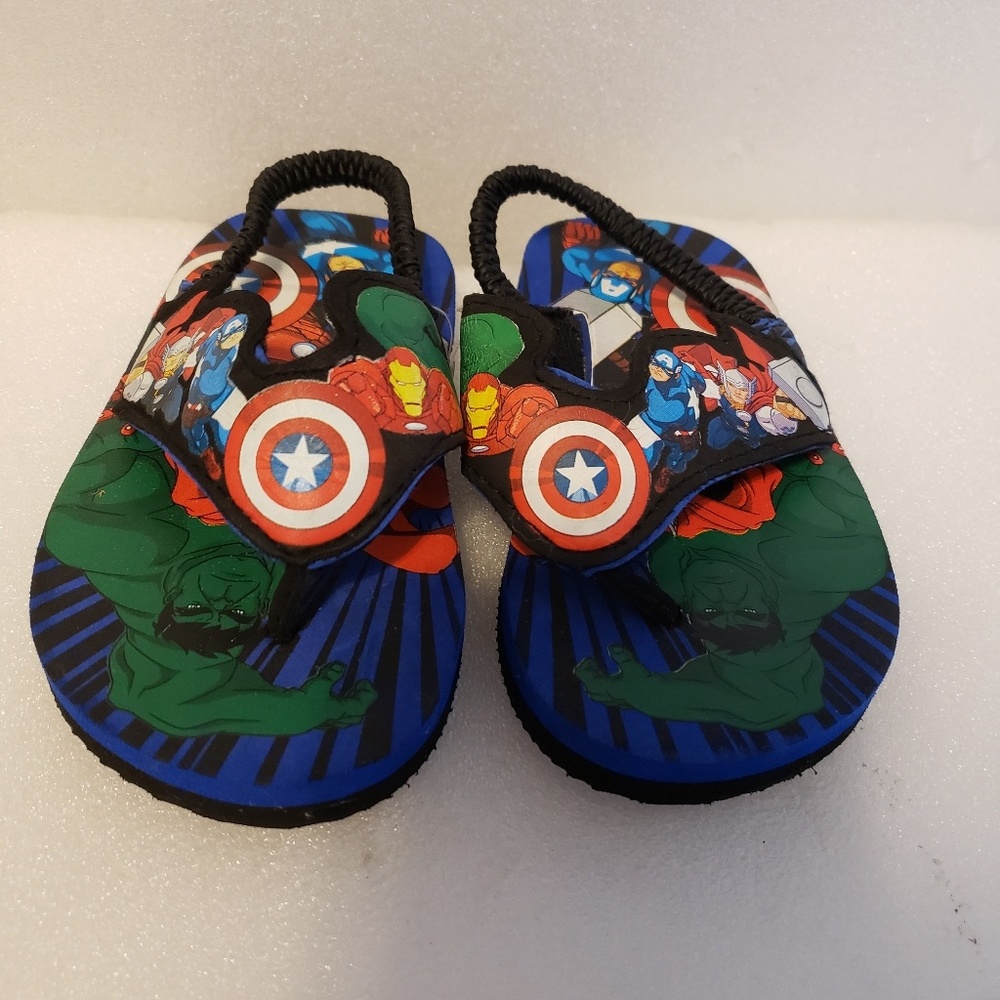Avengers flip flips size 5/6